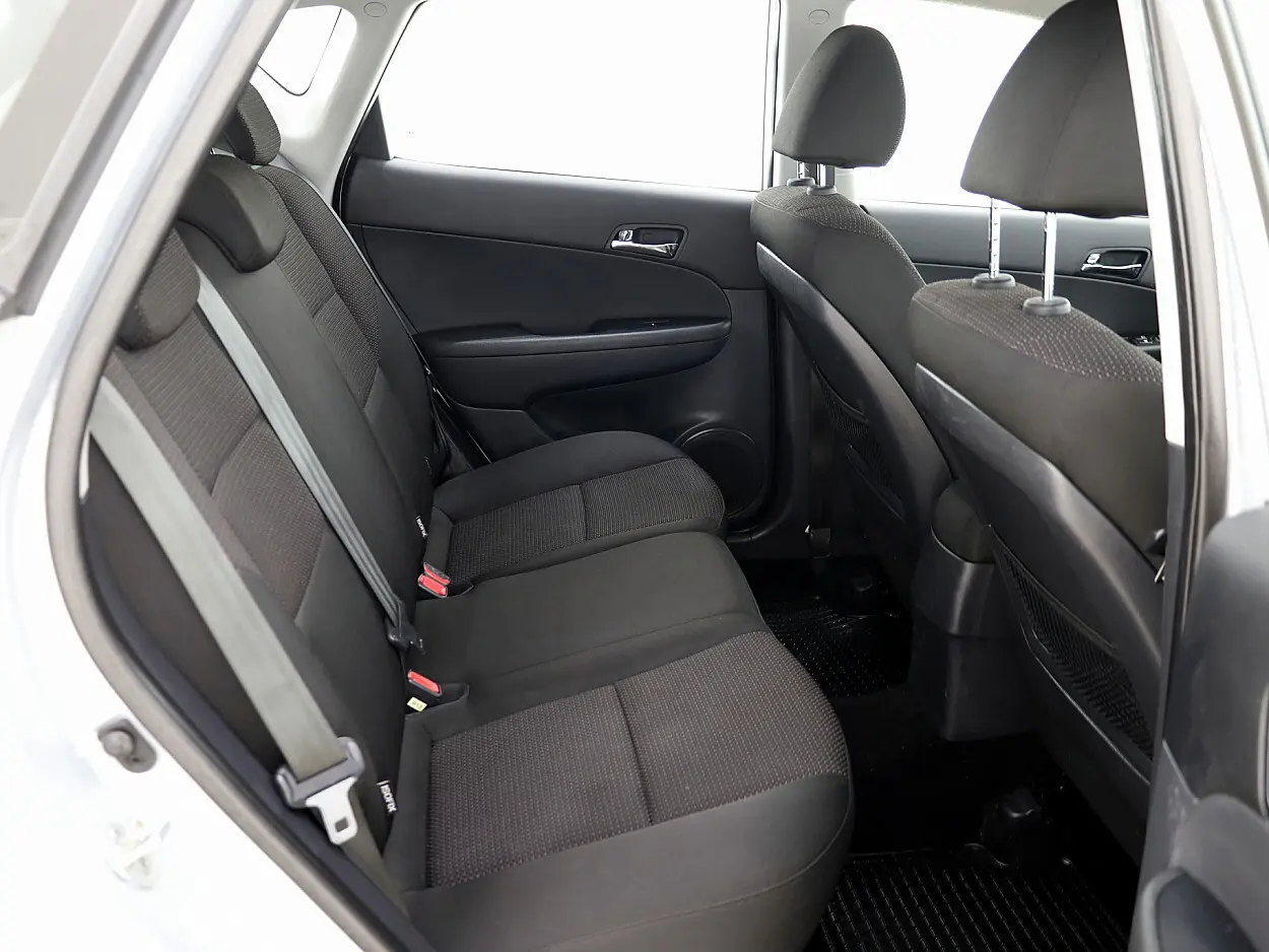 Hyundai i30, 1.4, 80 kW, bensiin, manuaal, esivedu