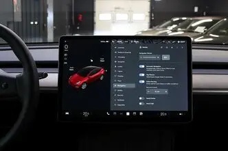 Tesla Model Y, 153 kW, elekter, automaat, nelikvedu