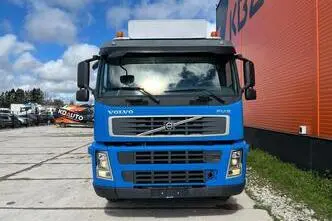 Volvo FM 9 300 6x2*4, 220 kW, дизель, автомат