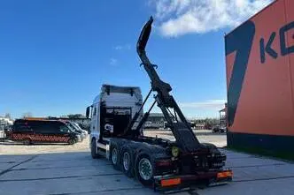 MAN TGX 35.580 8x4*4, 427 kW, дизель, автомат