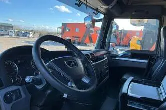 MAN TGX 35.580 8x4*4, 427 kW, дизель, автомат