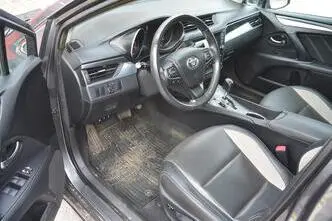 Toyota Avensis, 1.8, 108 kW, bensiin, automaat, esivedu