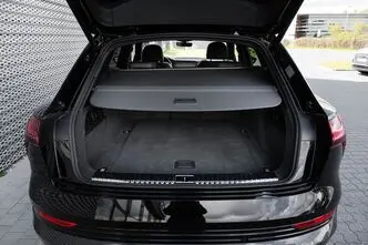 Audi e-tron, 300 kW, elekter, manuaal