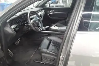 Audi Q8, 300 kW, electric, automatic, four-wheel drive