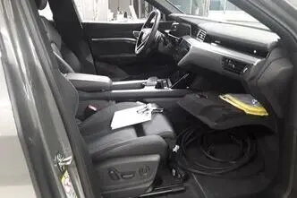 Audi Q8, 300 kW, electric, automatic, four-wheel drive