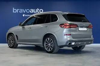 BMW X5, 3.0, 210 kW, hybrid, automatic, four-wheel drive