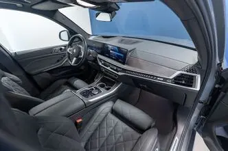 BMW X5, 3.0, 210 kW, hybrid, automatic, four-wheel drive