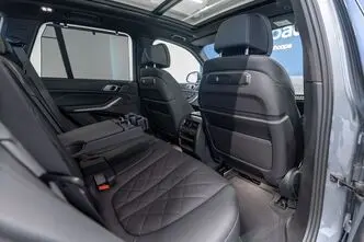 BMW X5, 3.0, 210 kW, hybrid, automatic, four-wheel drive