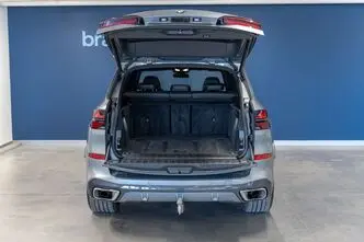BMW X5, 3.0, 210 kW, hybrid, automatic, four-wheel drive