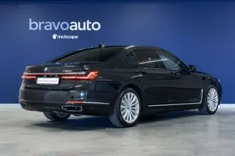 BMW 730, 3.0, 210 kW, гибрид, автомат, полный привод