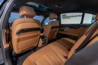 BMW 730, 3.0, 210 kW, гибрид, автомат, полный привод