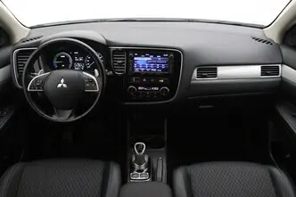 Mitsubishi Outlander, 2.0, 89 kW, plug-in hybrid, automatic, four-wheel drive