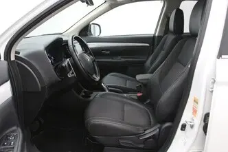 Mitsubishi Outlander, 2.0, 89 kW, plug-in hybrid, automatic, four-wheel drive