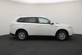 Mitsubishi Outlander, 2.0, 89 kW, plug-in hybrid, automatic, four-wheel drive
