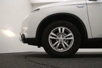 Mitsubishi Outlander, 2.0, 89 kW, plug-in hybrid, automatic, four-wheel drive