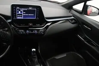 Toyota C-HR, 1.8, 72 kW, hybrid, automatic, front-wheel drive