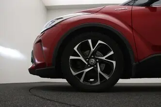Toyota C-HR, 1.8, 72 kW, hybrid, automatic, front-wheel drive