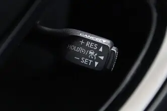 Toyota C-HR, 1.8, 72 kW, hybrid, automatic, front-wheel drive