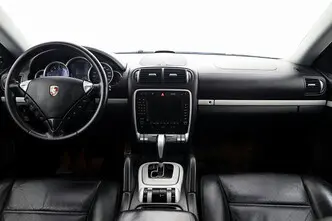 Porsche Cayenne, 4.5, 339 kW, petrol, automatic, four-wheel drive