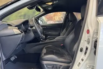 Toyota C-HR, 1.8, 72 kW, гибрид, автомат, передний привод