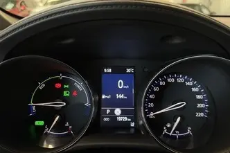 Toyota C-HR, 1.8, 72 kW, гибрид, автомат, передний привод