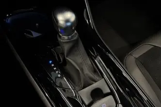 Toyota C-HR, 1.8, 72 kW, гибрид, автомат, передний привод