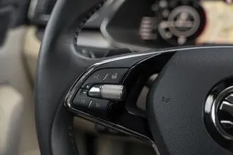 Škoda Superb, 2.0, 110 kW, дизель, автомат, передний привод