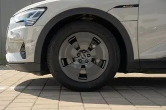 Audi e-tron, 300 kW, electric, automatic, four-wheel drive