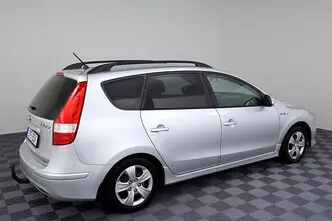 Hyundai i30, 1.6, 93 kW, бензин, механическая, передний привод