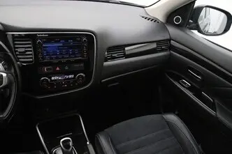 Mitsubishi Outlander, 2.0, 89 kW, pistikhübriid, automaat, nelikvedu