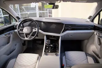 Volkswagen Touareg, 3.0, 170 kW, дизель, автомат, полный привод