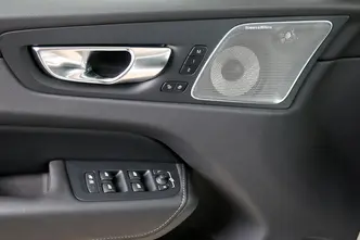 Volvo XC60, 2.0, 184 kW, гибрид, автомат, полный привод