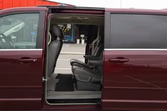Chrysler Town & Country, 3.8, 142 kW, bensiin, automaat, esivedu