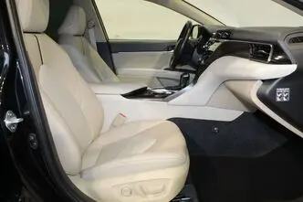 Toyota Camry, 2.5, 131 kW, hybrid, automatic, front-wheel drive