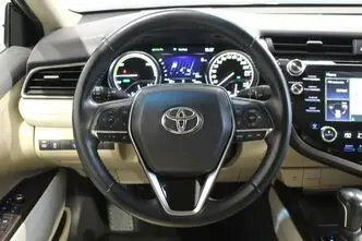 Toyota Camry, 2.5, 131 kW, hybrid, automatic, front-wheel drive