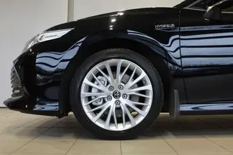 Toyota Camry, 2.5, 131 kW, hybrid, automatic, front-wheel drive