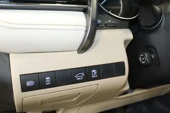 Toyota Camry, 2.5, 131 kW, hybrid, automatic, front-wheel drive