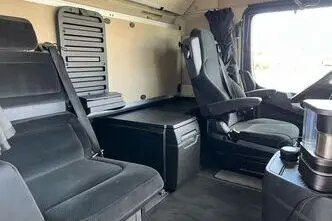 Mercedes-Benz Actros, 12.8, 330 kW, diisel, tagavedu
