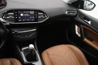 Peugeot 308, 1.5, 96 kW, diesel, manual, front-wheel drive