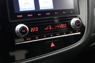 Mitsubishi Outlander, 2.4, 99 kW, pistikhübriid, automaat, nelikvedu