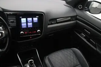 Mitsubishi Outlander, 2.4, 99 kW, pistikhübriid, automaat, nelikvedu