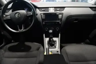 Škoda Octavia, 1.2, 63 kW, бензин, механическая, передний привод