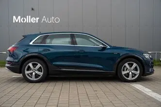 Audi e-tron, 300 kW, электричество, автомат, полный привод
