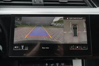 Audi e-tron, 300 kW, электричество, автомат, полный привод