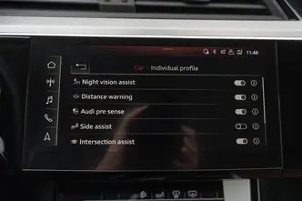 Audi e-tron, 300 kW, электричество, автомат, полный привод