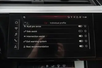 Audi e-tron, 300 kW, электричество, автомат, полный привод