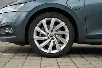 Škoda Octavia, 1.4, 150 kW, pistikhübriid, automaat, esivedu