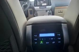 Toyota Land Cruiser, 2.8, 150 kW, дизель, автомат, полный привод
