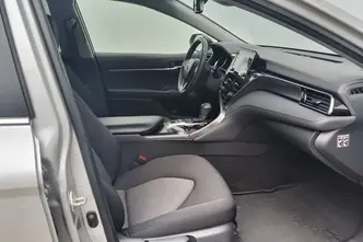 Toyota Camry, 2.5, 131 kW, hybrid, automatic, front-wheel drive