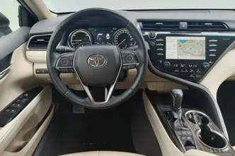 Toyota Camry, 2.5, 131 kW, hybrid, automatic, front-wheel drive